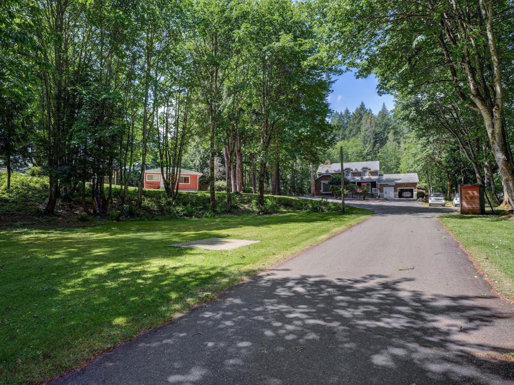 Malahat Bungalows Motel Exterior photo
